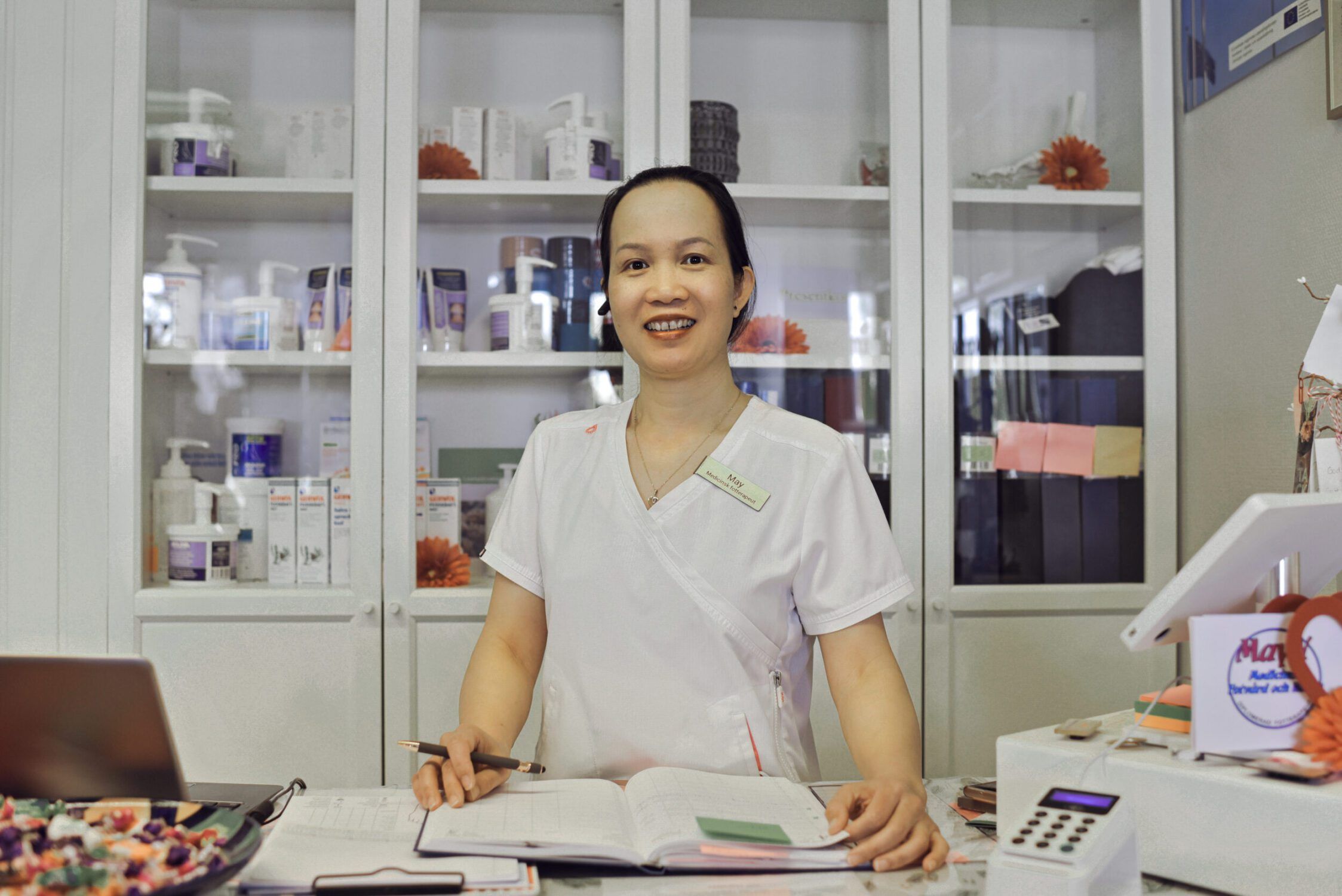 May satsar på sin klinik